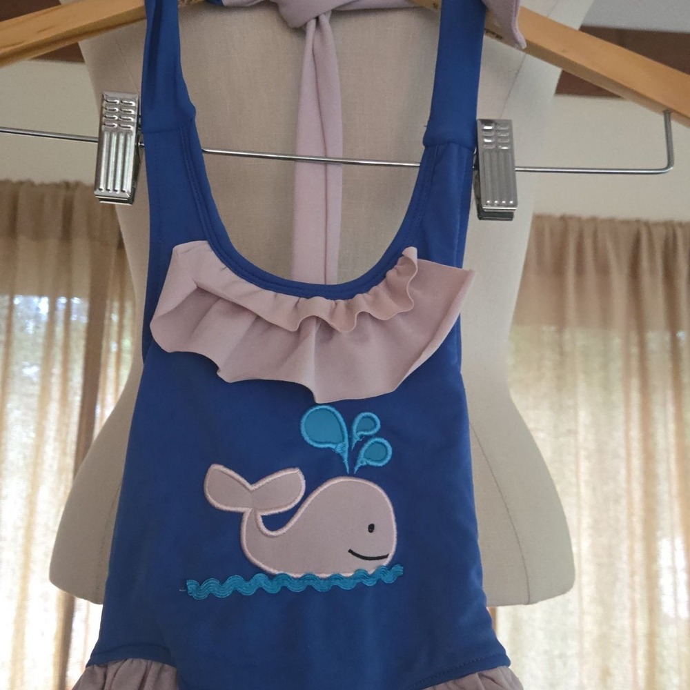 SMOCKED or NOT - Baby girl bathing suit - Size 9 mon. - whale